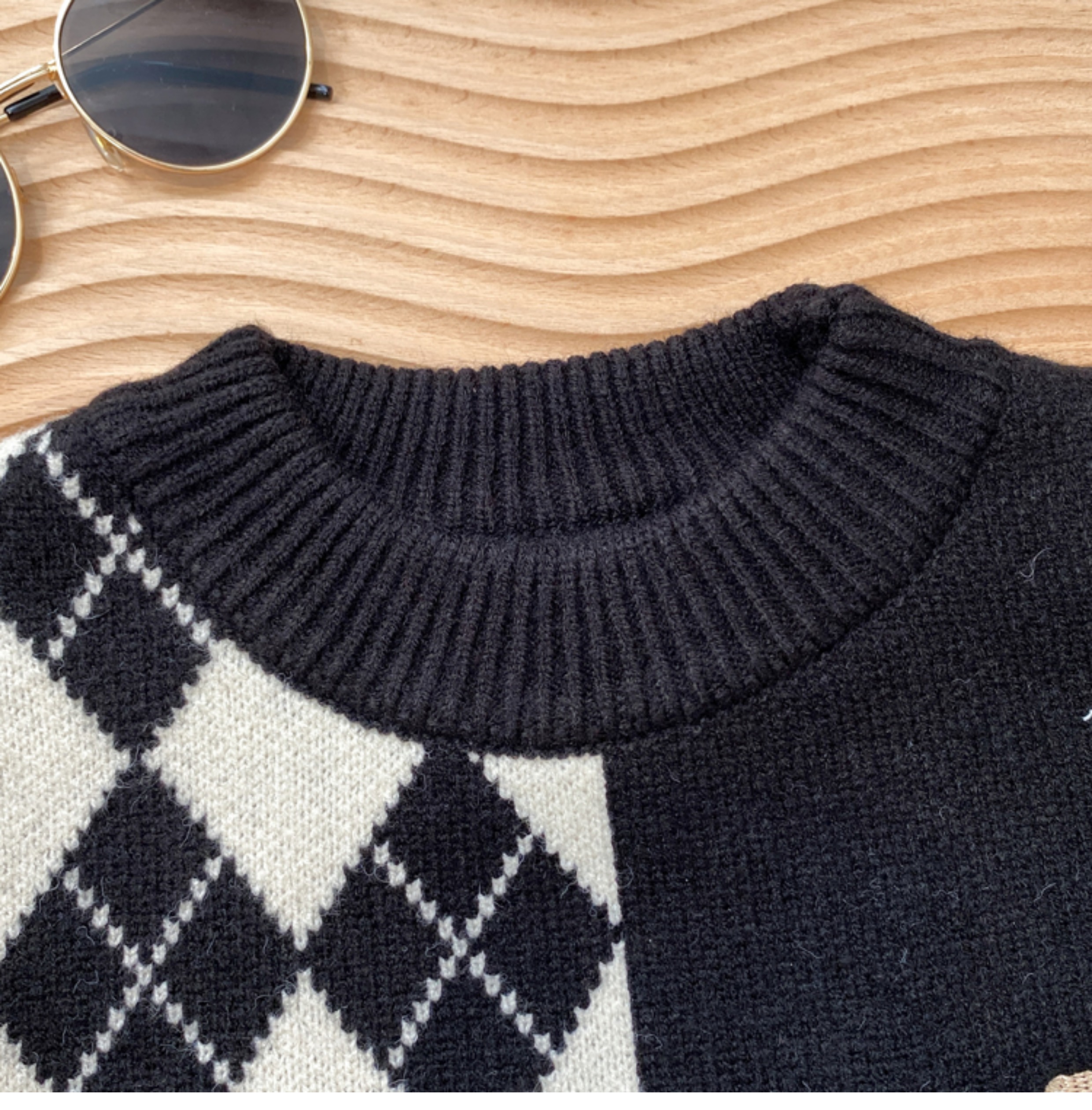 Lattice Round Neck Sweater for Children Black