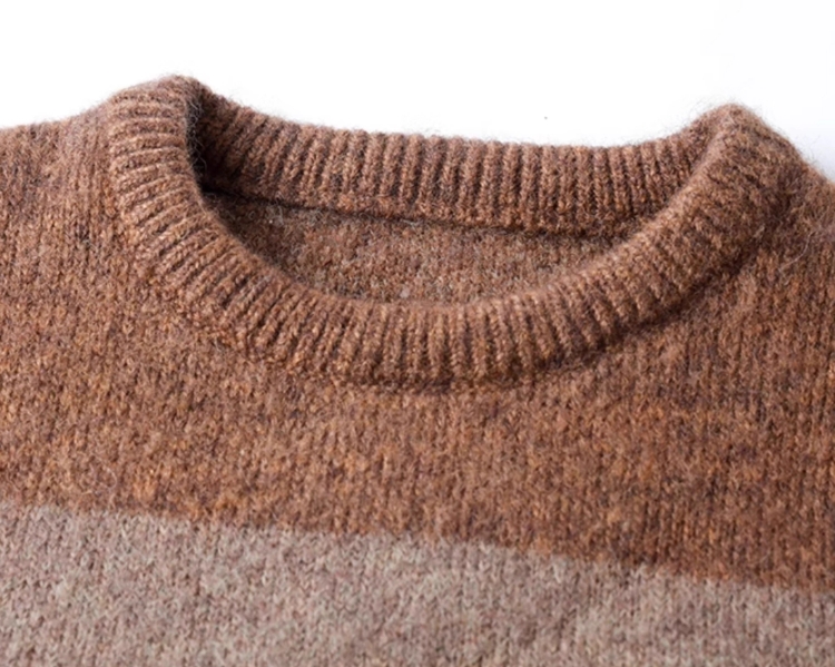 Girl's Plush Loose brown Sweater details