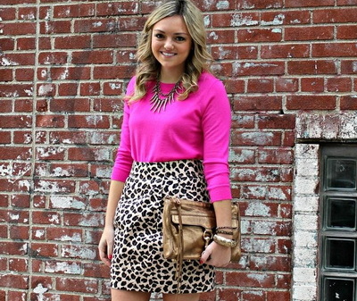 What To Wear with Pink Sweater?